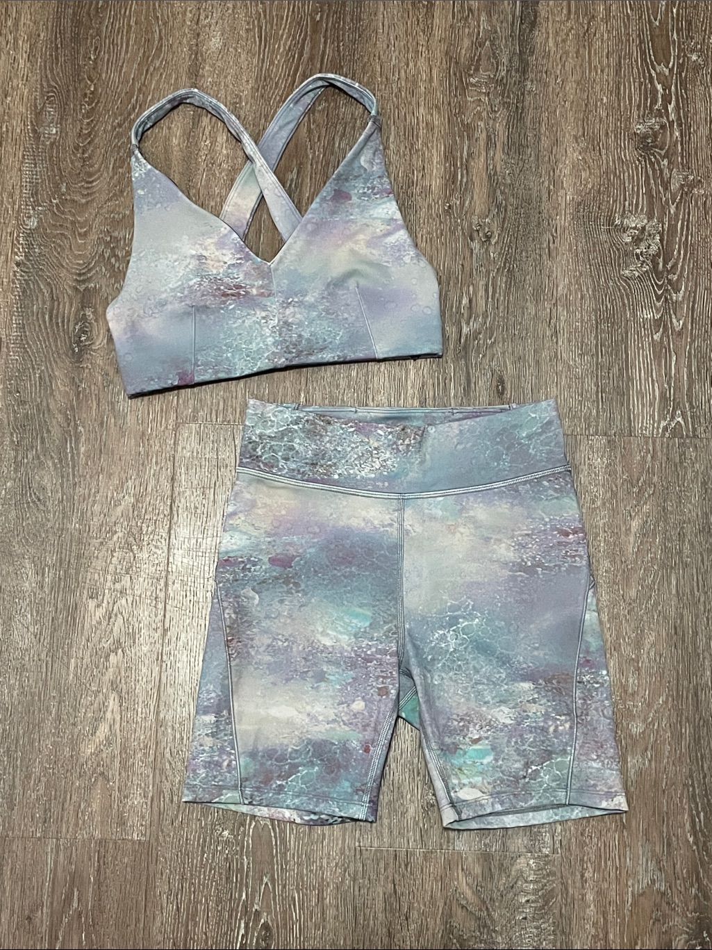 Like New Lululemon Lab Matching Supernatural Glow Multi Set. Size 4